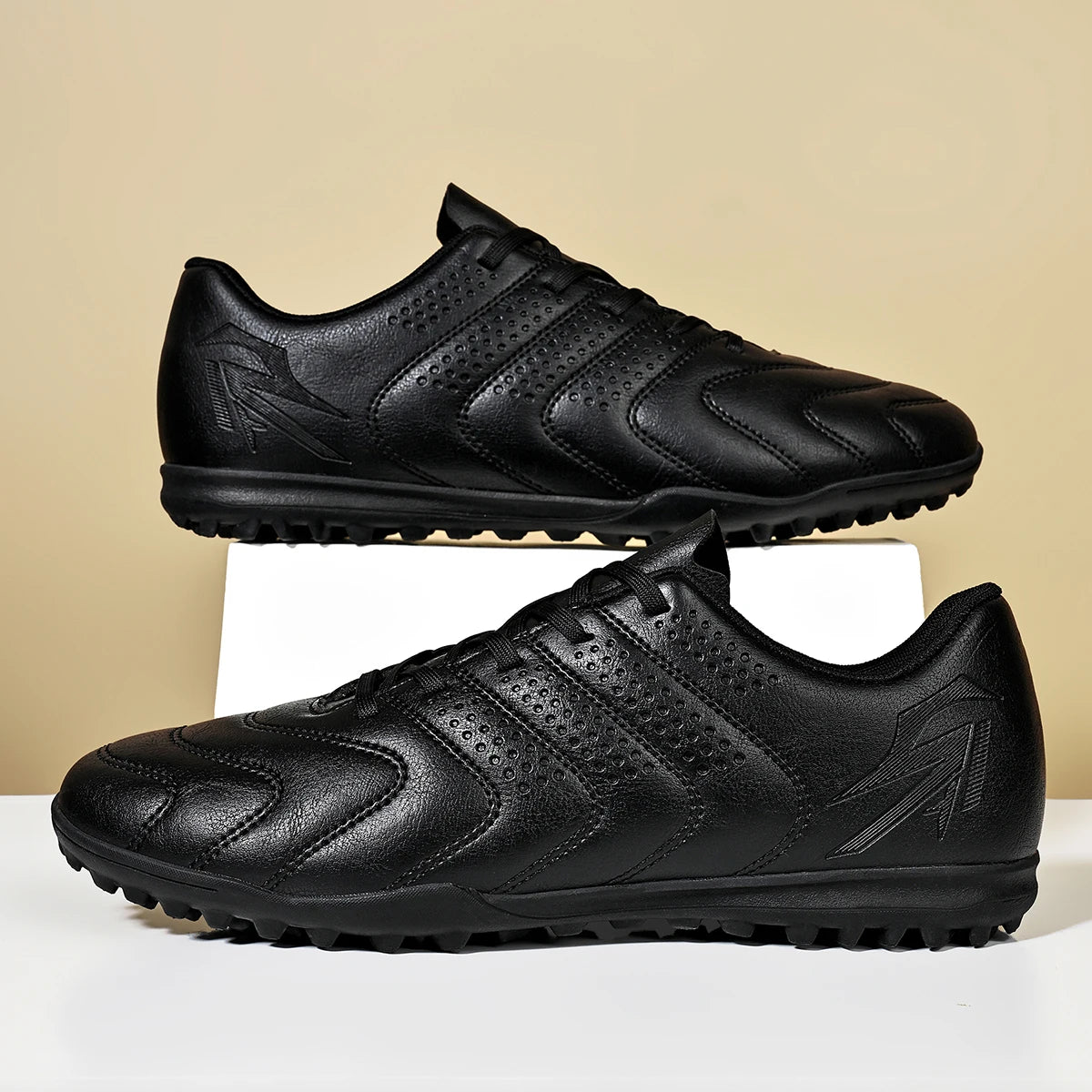 High quality low cut Turf shoe